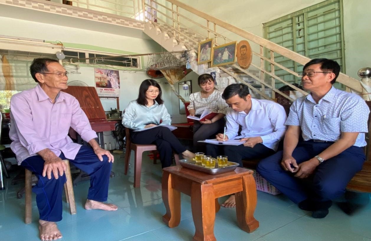 Cục Thống kê Ninh Thuận giám sát công tác lập bảng kê hộ Điều tra Biến động dân số và nhà ở giữa kỳ năm 2024 trên địa bàn Thành phố Phan Rang – Tháp Chàm