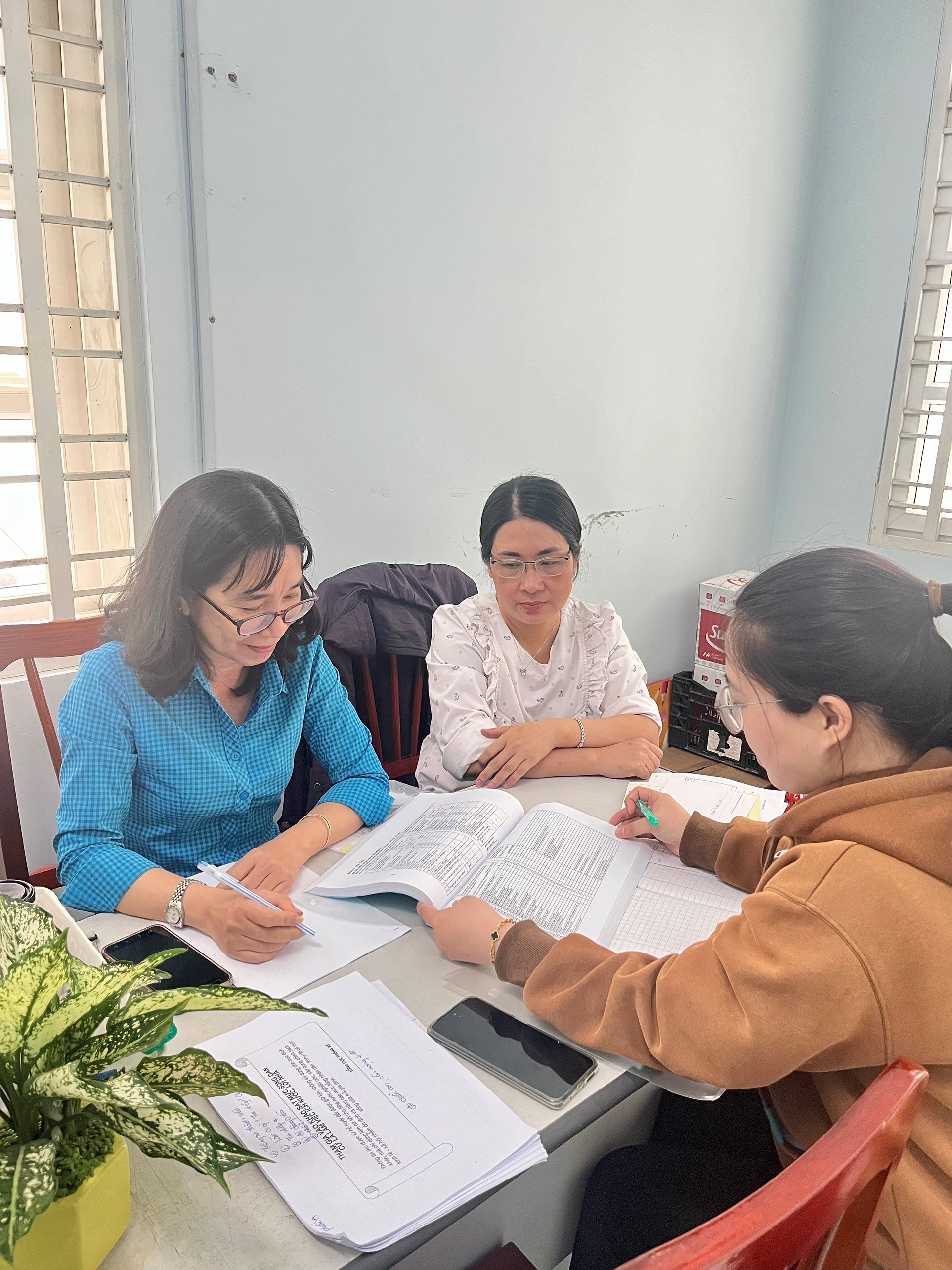 Chi cục Thống kê khu vực Ninh Hải-Thuận Bắc giám sát điều tra  khảo sát mức sống hộ dân cư năm 2024 trên địa bàn huyện Ninh Hải.